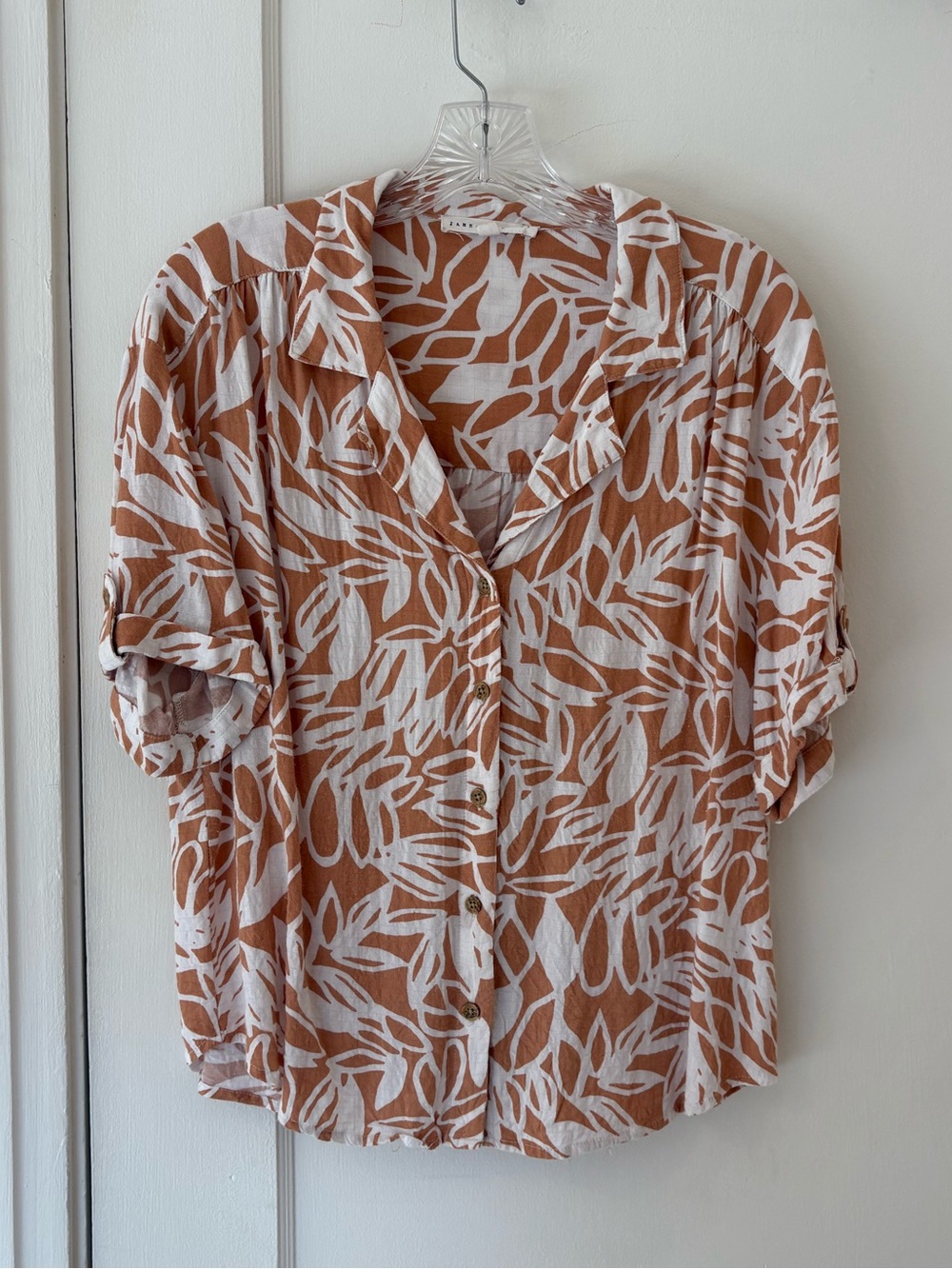 Short sleeve button up